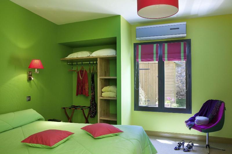 Logis Hotel O En Couleur Oucques-la-Nouvelle Eksteriør bilde