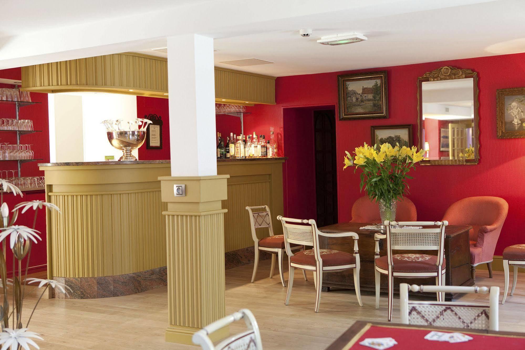 Logis Hotel O En Couleur Oucques-la-Nouvelle Eksteriør bilde