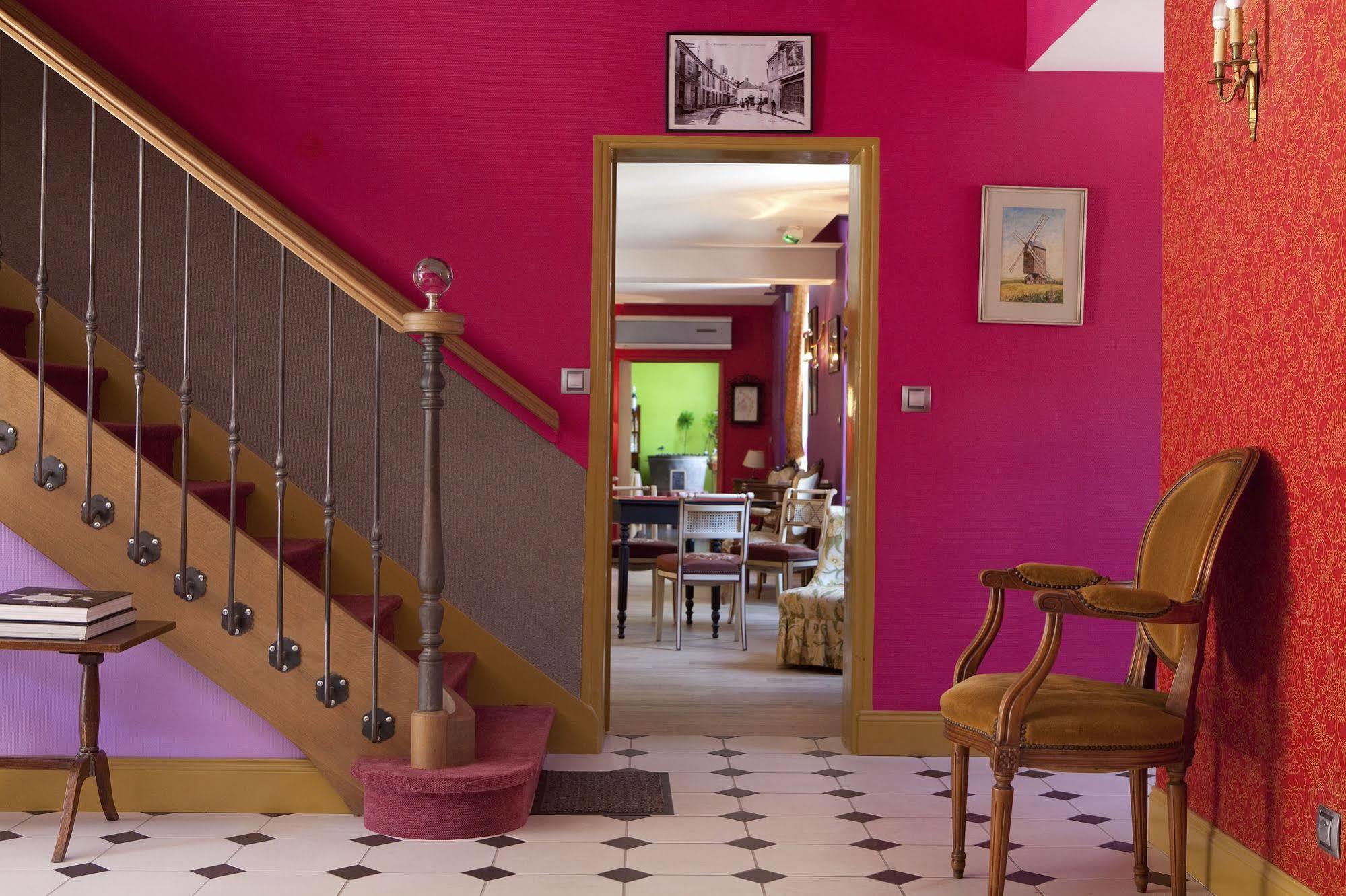 Logis Hotel O En Couleur Oucques-la-Nouvelle Eksteriør bilde